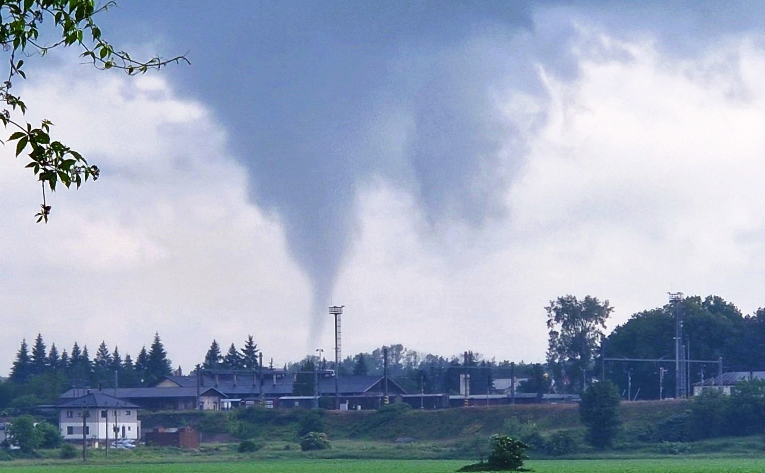 HKCITY Twister or Twister?  An air vortex appeared close to Jaroměř